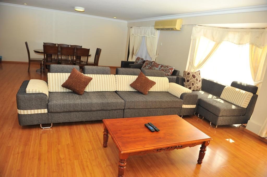 Marina Court Kota Kinabalu- Bigger Group Stay Together- 6 Bedroom Apartments 외부 사진