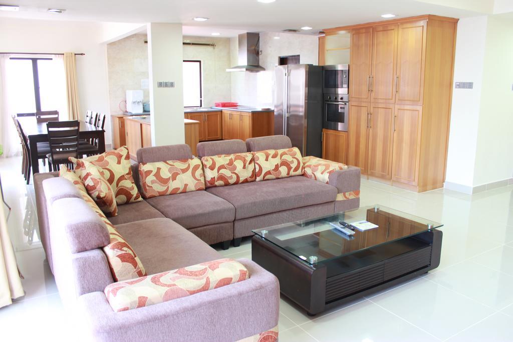 Marina Court Kota Kinabalu- Bigger Group Stay Together- 6 Bedroom Apartments 외부 사진